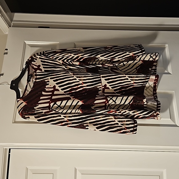 Marallis Tops - $5 add to bundle Ladies abstract Tunic